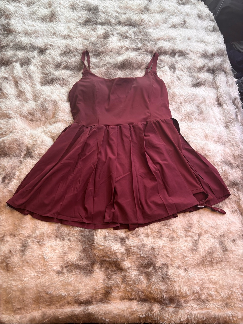 NWOT HALARA burgundy Tennis dress with easy peasy.